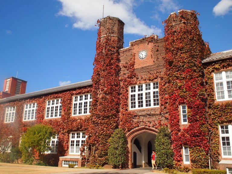 Universitas Airlangga: Pergelaran Pendidikan dan Penelitian Berkualitas Tinggi di Indonesia