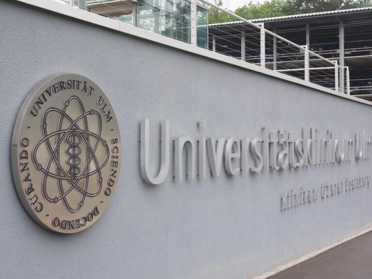 Dengan membaca artikel ini, diharapkan pembaca dapat lebih mengenal tentang Universitas Bina Insani serta menjadi inspirasi bagi para calon mahasiswa yang ingin melanjutkan pendidikan di perguruan tinggi yang berkualitas dan berprestasi.